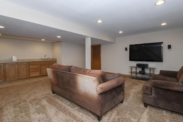 N75W28050 Schmidt LANE, Hartland, WI 53029