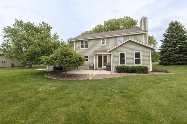 N75W28050 Schmidt LANE, Hartland, WI 53029