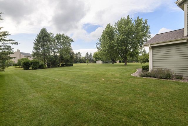 N75W28050 Schmidt LANE, Hartland, WI 53029