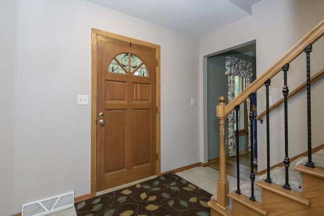 N75W28050 Schmidt LANE, Hartland, WI 53029