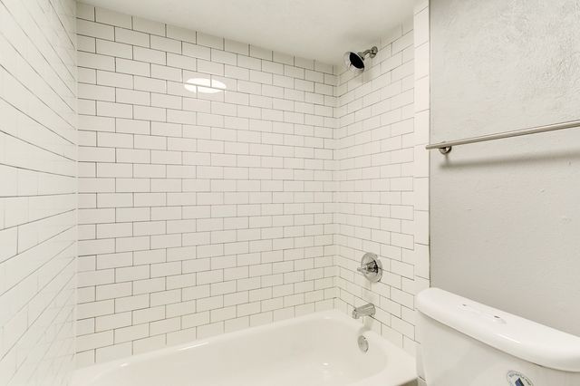 2200 W Lowden Street 13, Fort Worth, TX 76110