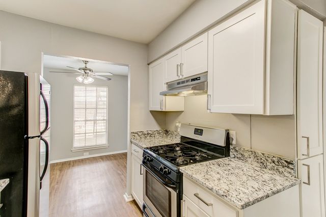 2200 W Lowden Street 13, Fort Worth, TX 76110
