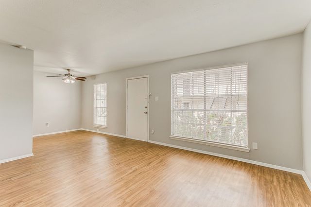2200 W Lowden Street 13, Fort Worth, TX 76110