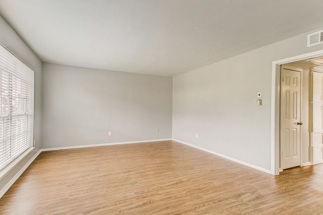 2200 W Lowden Street 13, Fort Worth, TX 76110