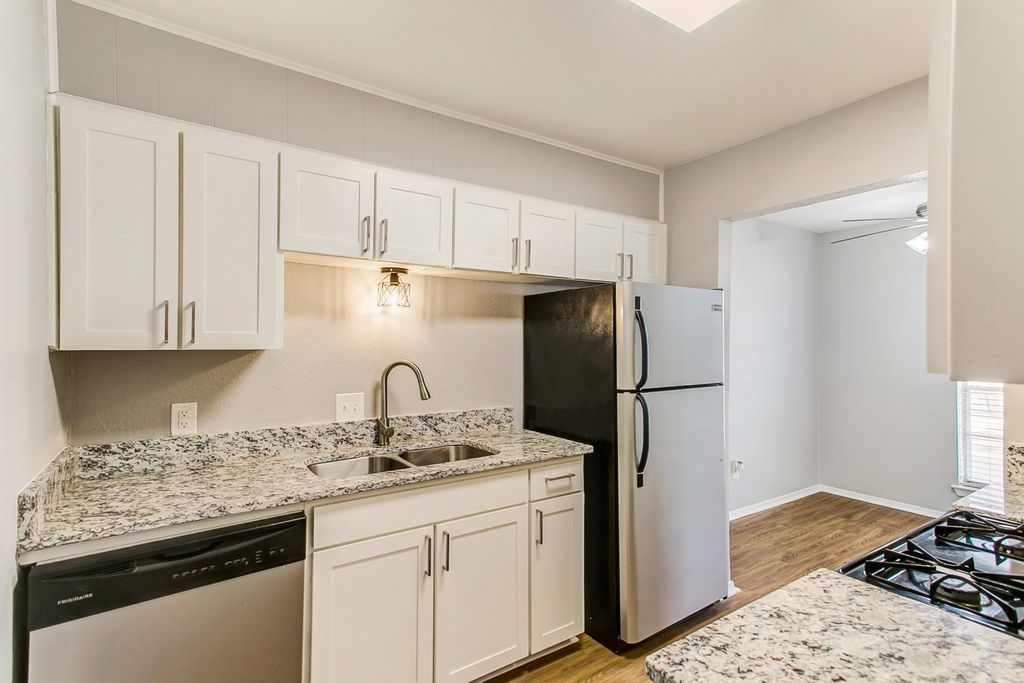 2200 W Lowden Street 13, Fort Worth, TX 76110