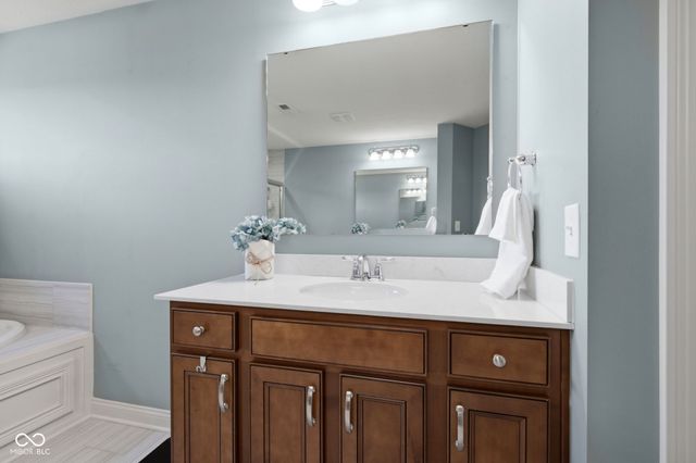 3796 Conifer Drive, Zionsville, IN 46077