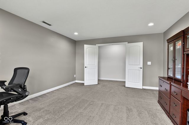 3796 Conifer Drive, Zionsville, IN 46077