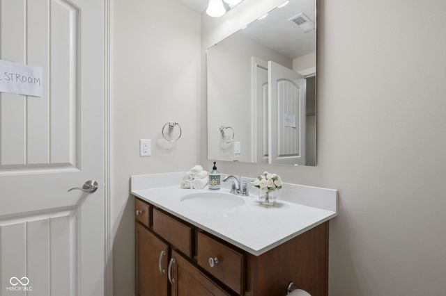 3796 Conifer Drive, Zionsville, IN 46077