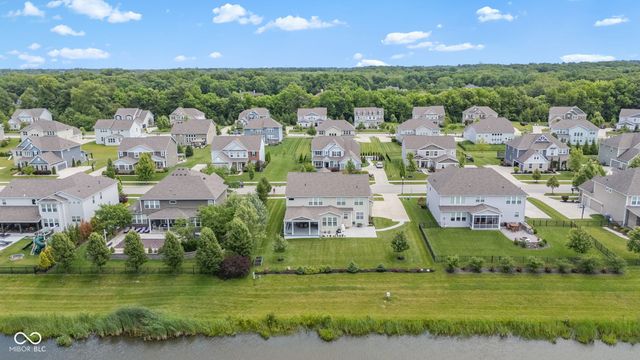 3796 Conifer Drive, Zionsville, IN 46077