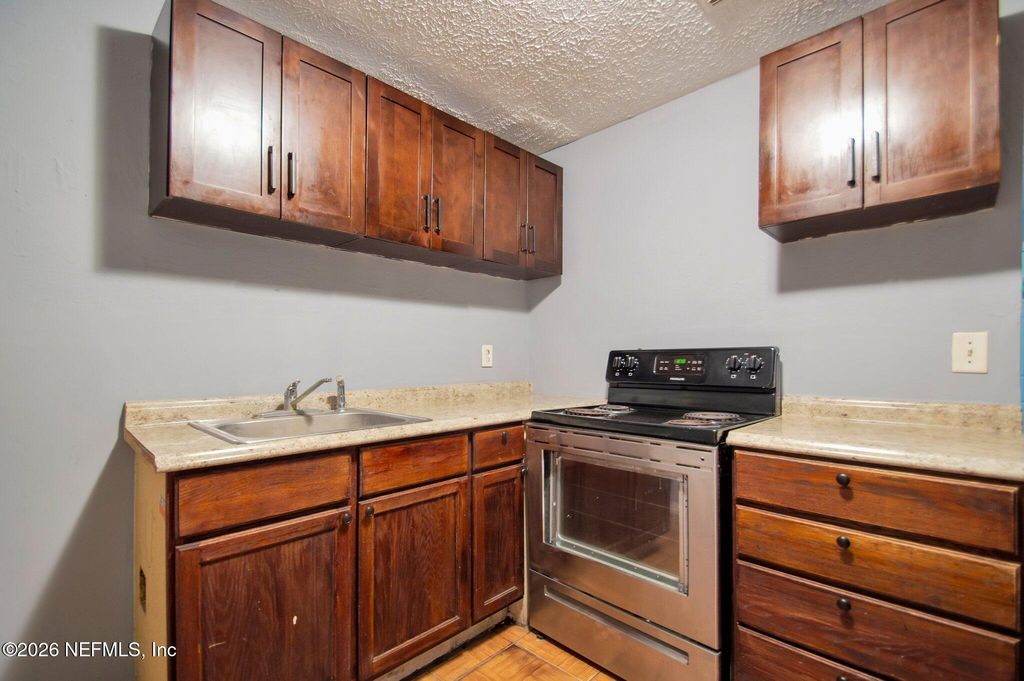 5926 DUNMIRE Avenue, Jacksonville, FL 32219