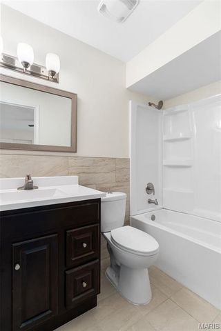 8033 Amherst Avenue, University City, MO 63130