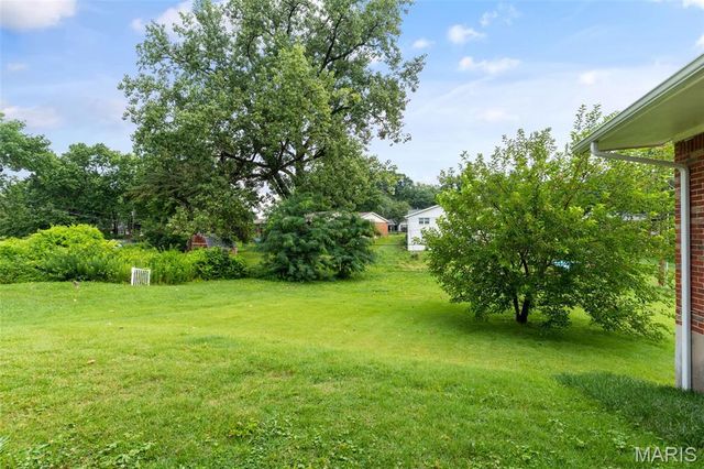 8033 Amherst Avenue, University City, MO 63130