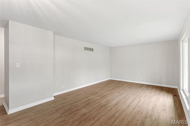 8033 Amherst Avenue, University City, MO 63130