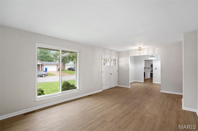 8033 Amherst Avenue, University City, MO 63130