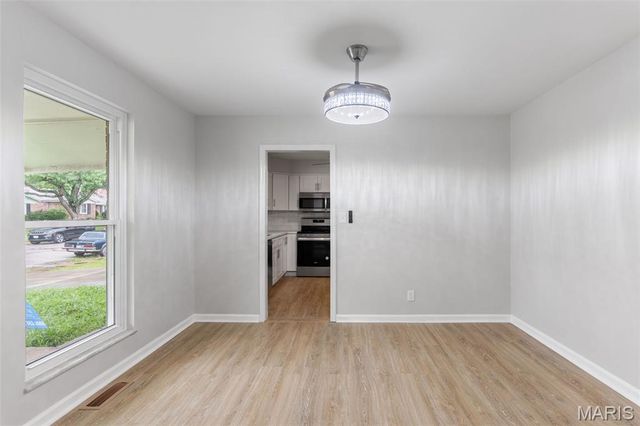 8033 Amherst Avenue, University City, MO 63130
