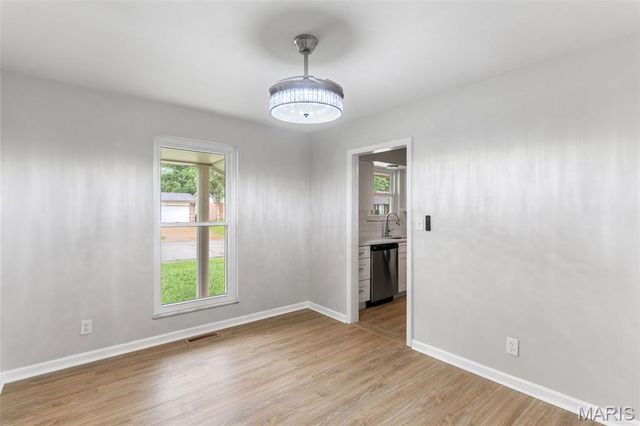8033 Amherst Avenue, University City, MO 63130