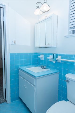 1860 Meadow Valley Lane, Dallas, TX 75232