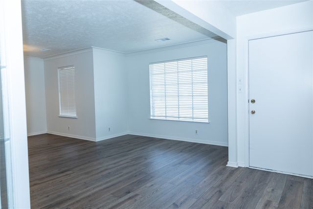 1860 Meadow Valley Lane, Dallas, TX 75232