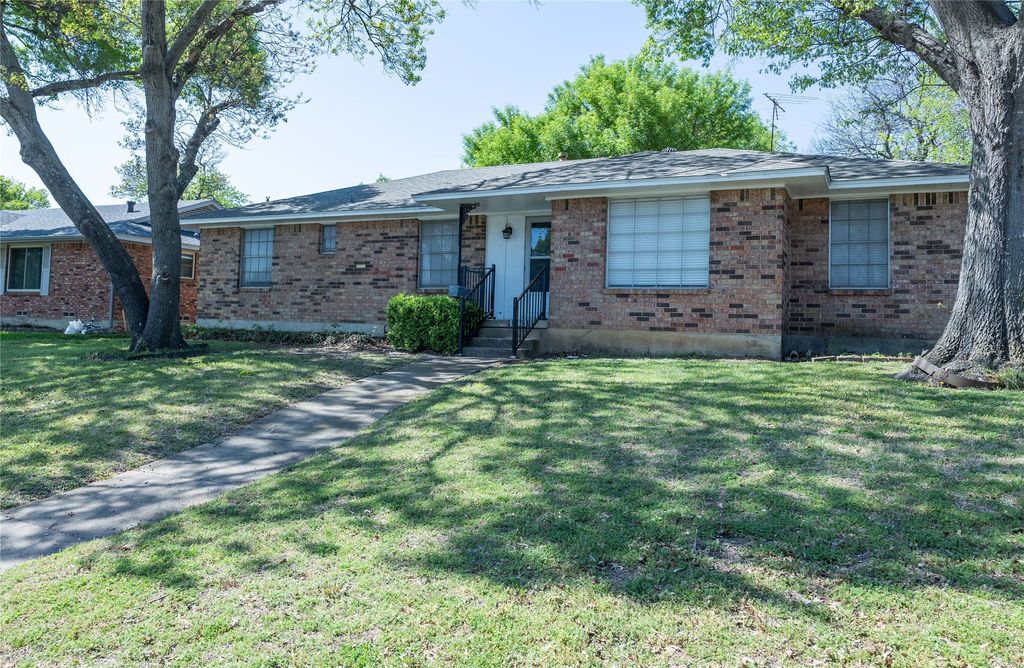 1860 Meadow Valley Lane, Dallas, TX 75232