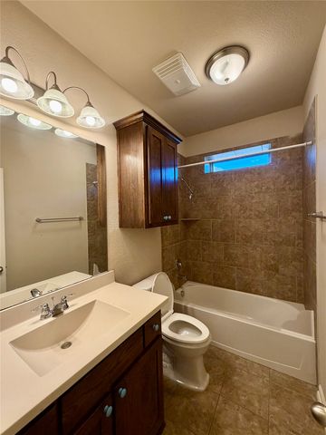 8425 Snow Goose Way, Fort Worth, TX 76118