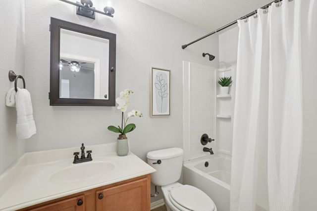 2604 Deer Hollow Drive, Little Elm, TX 75068