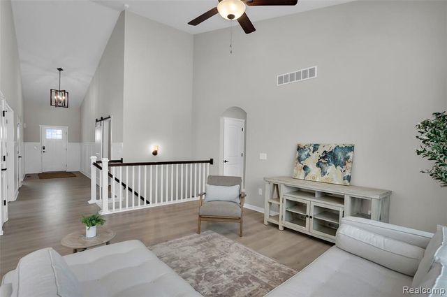 340 Mcdowell Drive, Howell, MI 48843