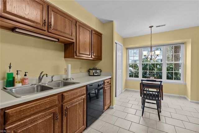 159 Hidden Lake PL, Newport News, VA 23602