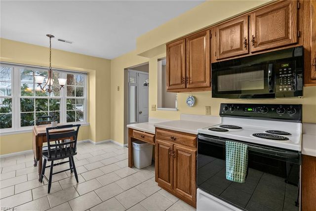 159 Hidden Lake PL, Newport News, VA 23602