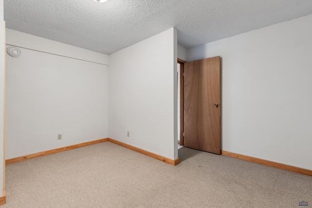 27301 SIMUNEK CT, Hot Springs, SD 57747