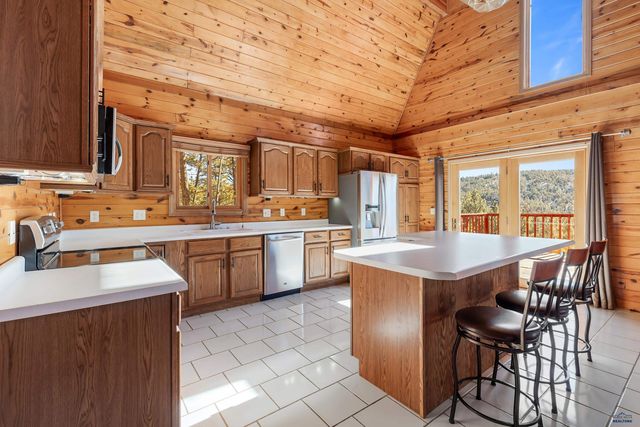 27301 SIMUNEK CT, Hot Springs, SD 57747