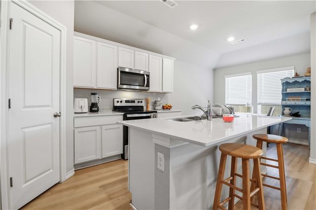 611 W Cattleman Court, Siloam Springs, AR 72761