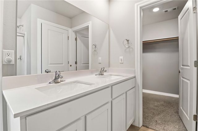 611 W Cattleman Court, Siloam Springs, AR 72761