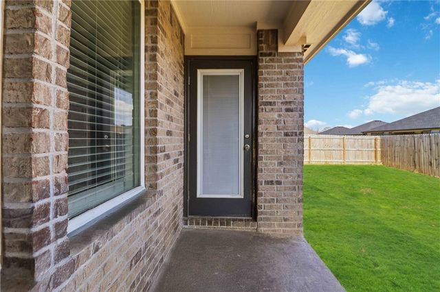 611 W Cattleman Court, Siloam Springs, AR 72761