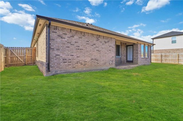 611 W Cattleman Court, Siloam Springs, AR 72761