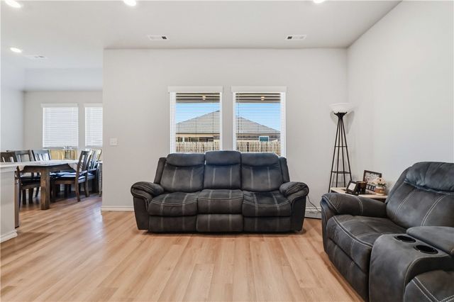 611 W Cattleman Court, Siloam Springs, AR 72761