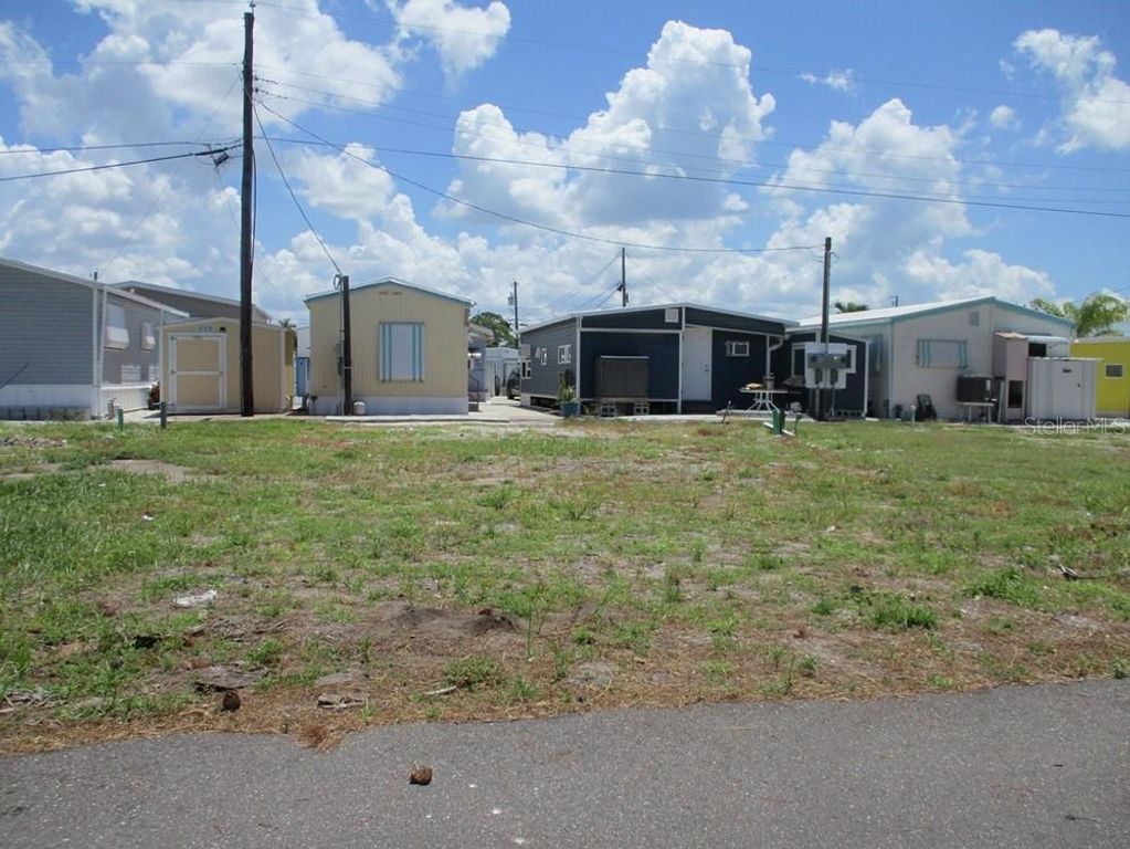 10315 CORTEZ ROAD W 10-5, BRADENTON, FL 34210 — exterior