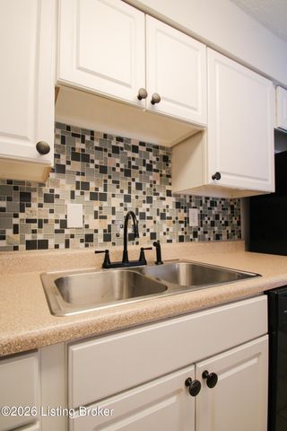 7052 Wildwood Cir 108, Louisville, KY 40291