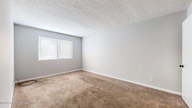 7052 Wildwood Cir 108, Louisville, KY 40291