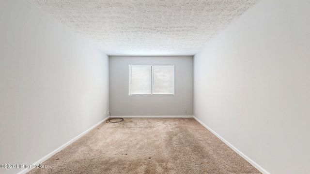 7052 Wildwood Cir 108, Louisville, KY 40291