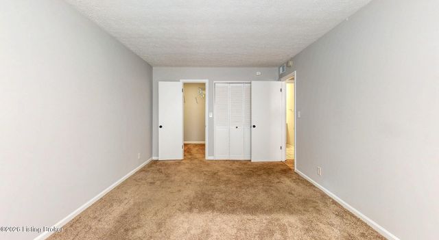 7052 Wildwood Cir 108, Louisville, KY 40291