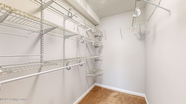 7052 Wildwood Cir 108, Louisville, KY 40291