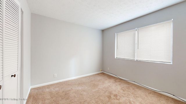 7052 Wildwood Cir 108, Louisville, KY 40291