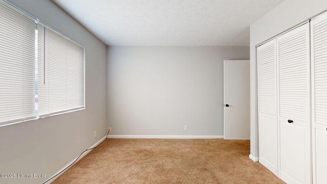 7052 Wildwood Cir 108, Louisville, KY 40291