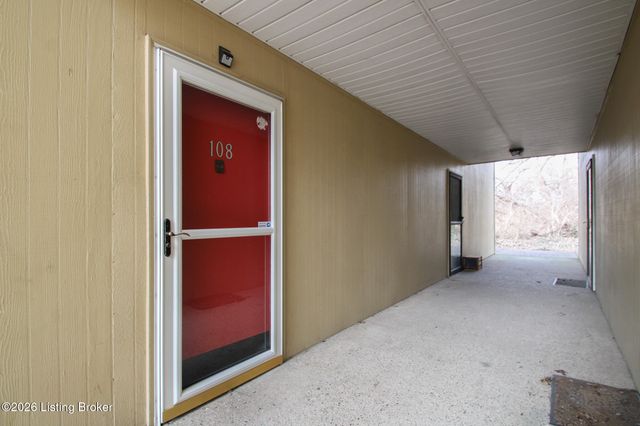 7052 Wildwood Cir 108, Louisville, KY 40291