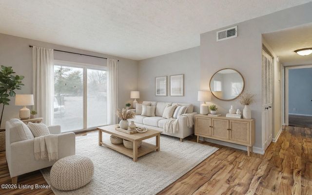 7052 Wildwood Cir 108, Louisville, KY 40291