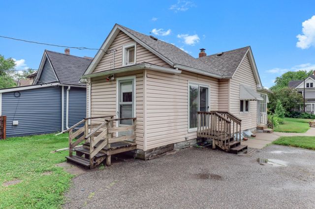 81 Manitoba Avenue, Saint Paul, MN 55117