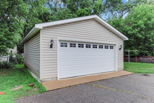 81 Manitoba Avenue, Saint Paul, MN 55117