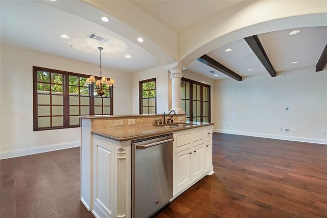 2510 N Henderson 17, Dallas, TX 75206