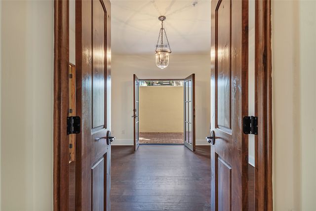 2510 N Henderson 17, Dallas, TX 75206