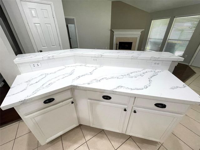 6704 Kevincrest Drive, Pearland, TX 77584